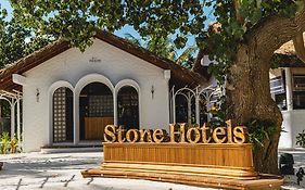 Stone Hotels Dhiffushi